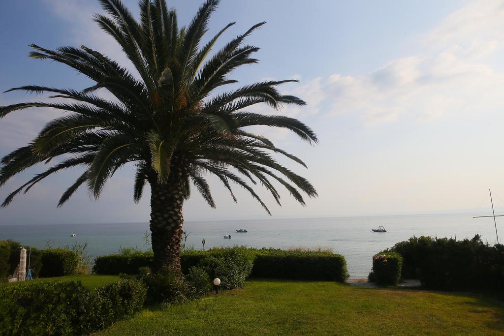 Beach Front Chanioti Полихроно Экстерьер фото