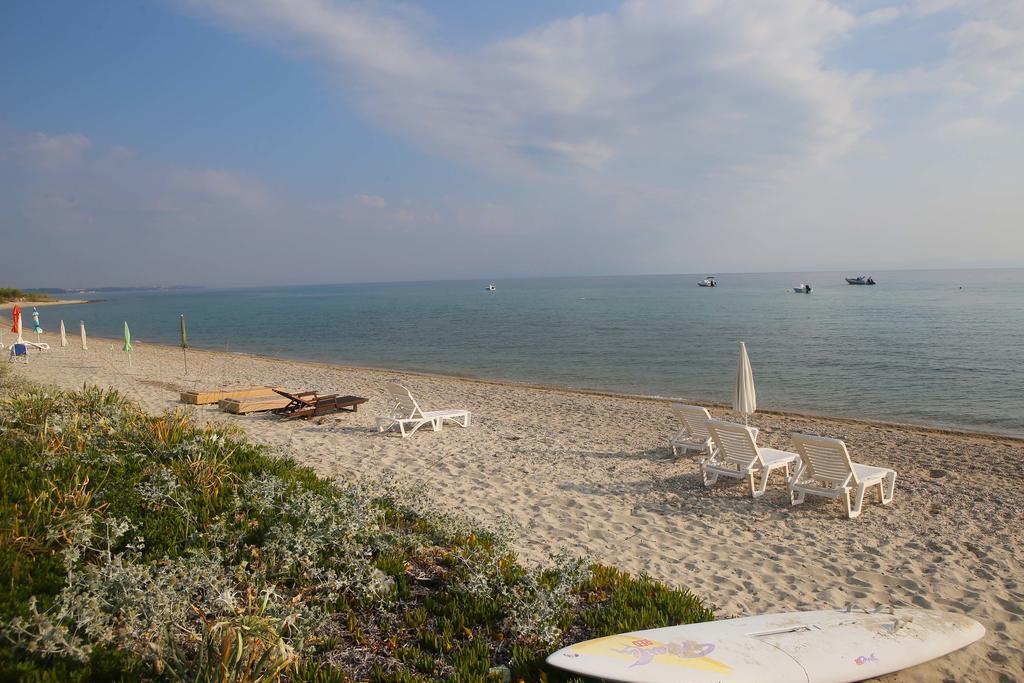 Beach Front Chanioti Полихроно Экстерьер фото
